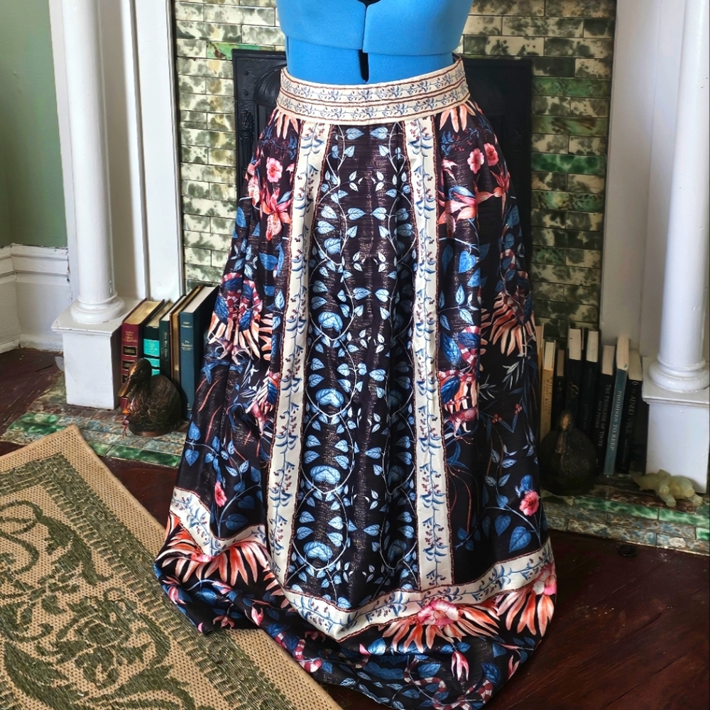 Gorgeous uniquely detailed maxi skirt